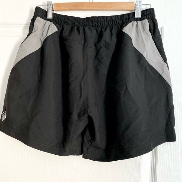 Salomon ladies black running shorts - Picture 8 of 10